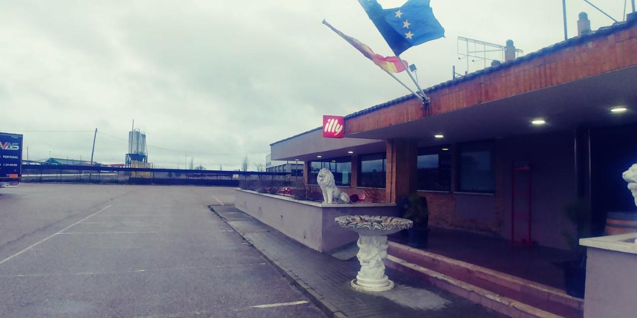 Hotel Ria De Vigo "Tierra De Campos" Becilla de Valderaduey Esterno foto